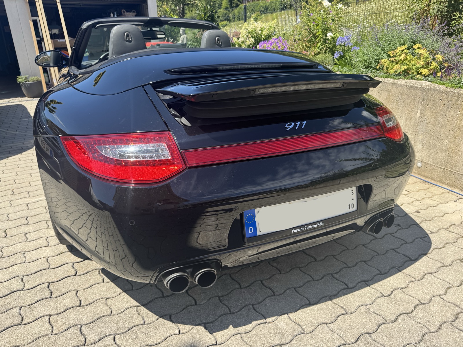 Heck mit ausgefahrenem Spoiler