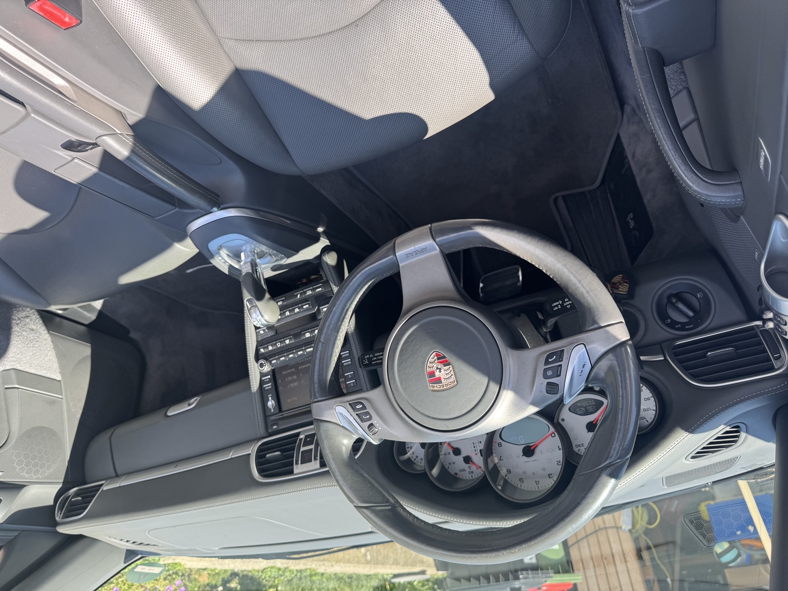 Cockpit mit Lenkrad