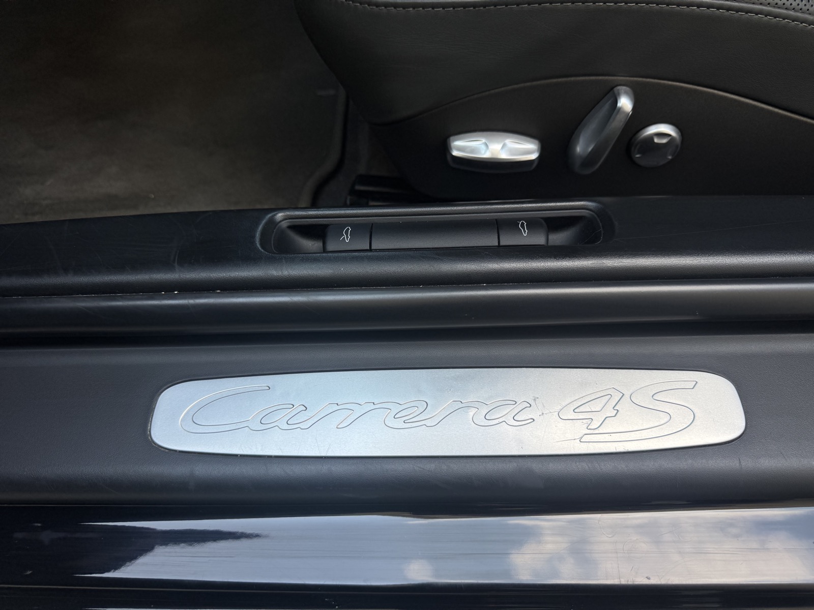 Carrera 4S Einstiegsleiste